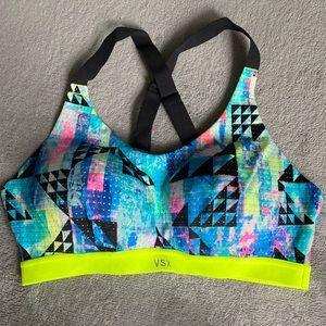 Victoria’s Secret VSX Wireless Sports Bra 34C